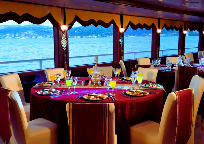 Dhow Cruise Marina Dinner in Dubai